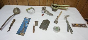 lot 130 image: More Fun Vintage KitchenWare