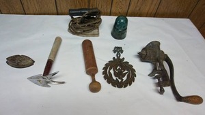 lot 131 image: Vintage Household Items