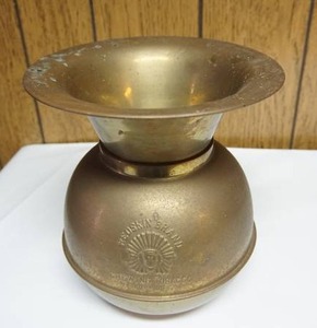 lot 140 image: Vintage Redskin Brand Chewing Tobacco BRASS SPITTOON