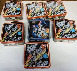 lot 149 image: Collectible Star Wars Character Lunch Box Set