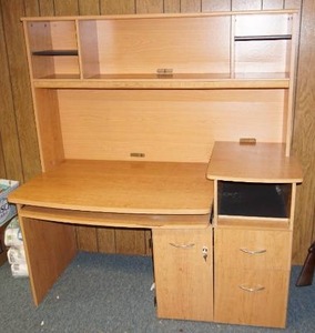 lot 237 image: Modern style deskcabinet