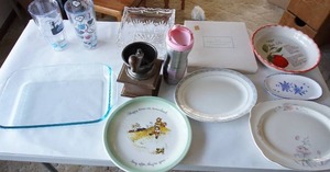 lot 258 image: Collectible kitchen decor