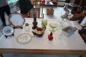 lot 309 image: Large lot of kitchen and in Home DeCorr collectibles