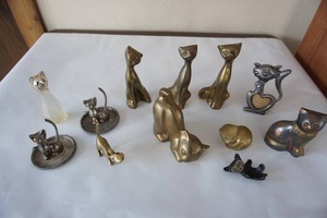lot 318 image: For the Cat Lovers12 Feline Brass and Cast Figurines, Ring Holders Etc.