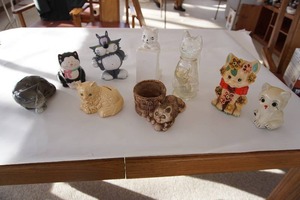 lot 328 image: For the Cat Lovers9 Feline Figurines, Banks, Porcelain, Glass Etc