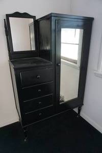 lot 367 image: Antique mans dresser