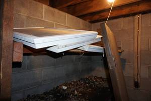 lot 372 image: Window screens, boards etc.