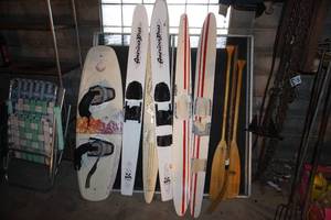 lot 375 image: Water skis, liquid force, oars etc.