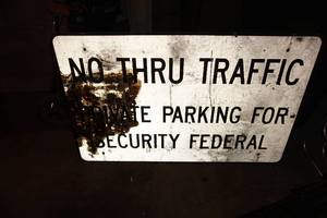 lot 377 image: Street sign No Thru Traffic