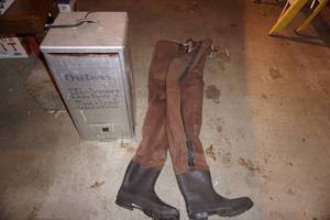 lot 384 image: Smoker and Waders