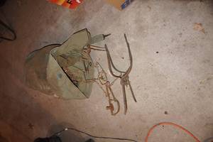 lot 393 image: Vintage trap