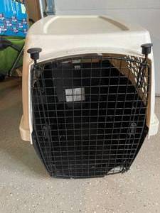 lot 41 image: Natures Miracle Dog Kennel