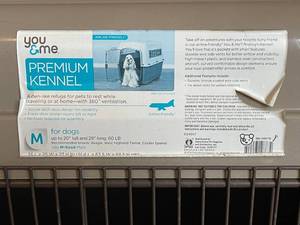 lot 43 image: You And Me Premium Dog Kennel