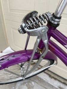 lot 46 image: Delta Cruz Womans Bicycle
