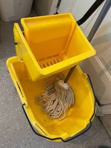 lot 71 image: Cleanco By Harper Mop Bucket and Mop