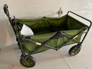 lot 72 image: Folding Garden Wagon