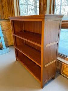 lot 95 image: Wooden 3 Shelf Bookcase
