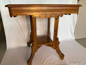 lot 102 image: Vintage Parlor Table