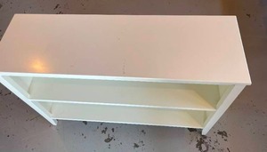 lot 114 image: 2 Shelf Wooden Bookcase