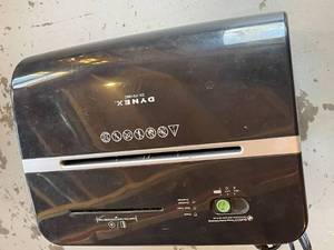 lot 117 image: Dynex Paper Shredder Model DXPS10MC