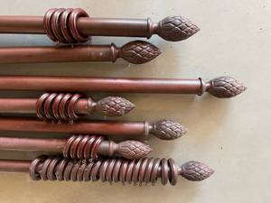 lot 128 image: Wooden Curtain Rods in Assorted Sizes