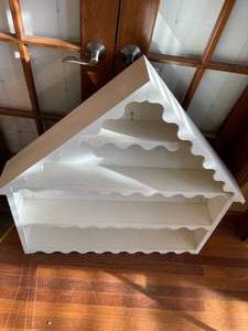 lot 133 image: Wall Mount House Themed Shelf
