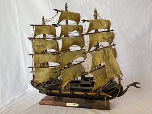 lot 134 image: Vintage Fragata Espanda Sailboat Model