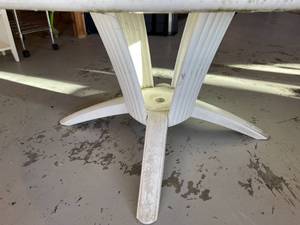 lot 139 image: Glass Top Patio Table