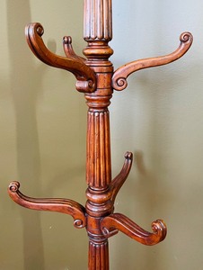 lot 16 image: Gorgeous Wooden Coat Stand