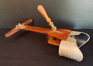 lot 38 image: 2 Vintage Stereoscopes