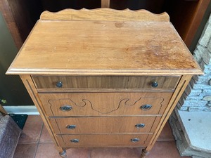 lot 143 image: Vintage Dresser