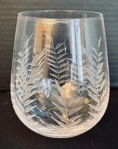 lot 149 image: 6 Etched Glass Stemless Wine Glasses