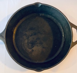 lot 165 image: Lodge Cast Iron Pan