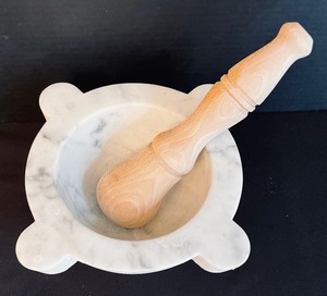 lot 178 image: Marble Muddling Bowl with Wooden Muddler
