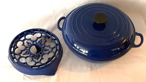 lot 29 image: Le Creuset Lidded Pot with Matching Trivet