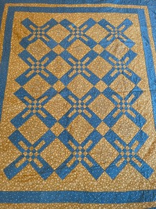 lot 179 image: Quaint Quilt