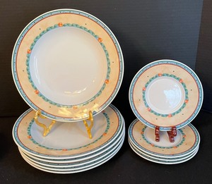 lot 201 image: Delightful Dessina Dishware