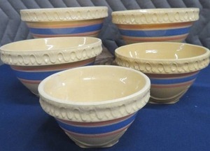 5 PIECE  McCOY NESTED MIXING BOWL SET.