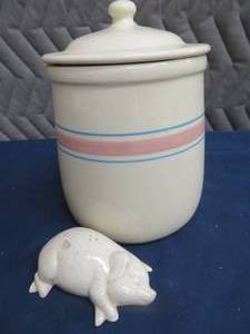 McCOY #133 COOKIE JAR  CANISTER
