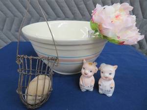 LG COLLECTABLE BOWL  SALTS  PLUS