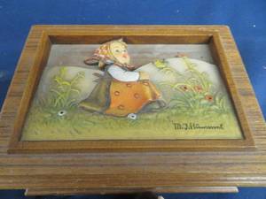 HUMMEL MUSIC BOX AND COLLECTABLE PIGS