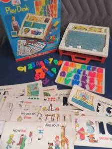 FISHER PRICE SCHOOL DAYS DESK