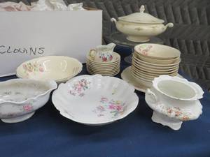 HOMER LAUGHLIN CHINA, PLUS EXTRA BOWLS AND MORE.
