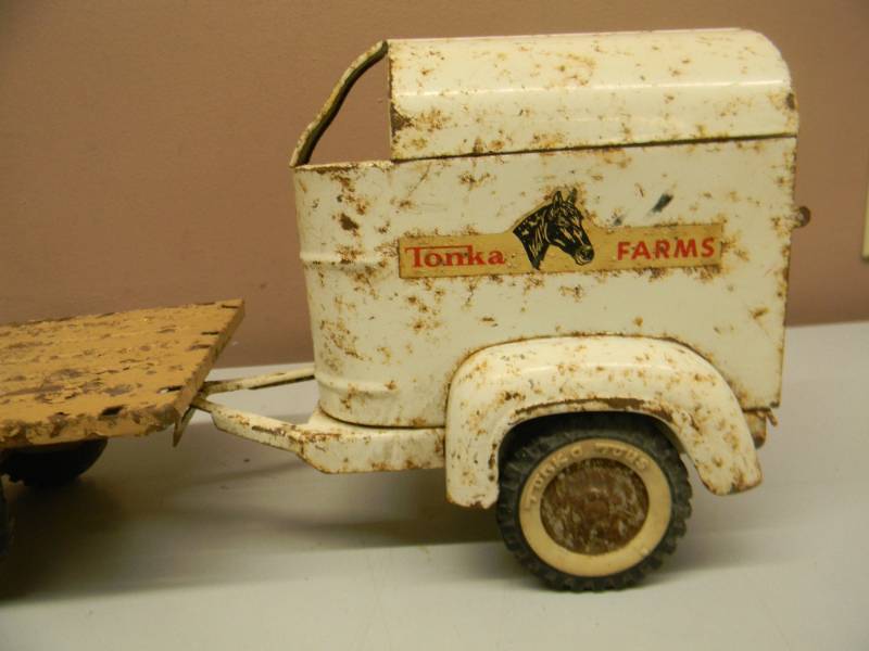 Vintage Tonka hot Farms Truck and Horse Trailer