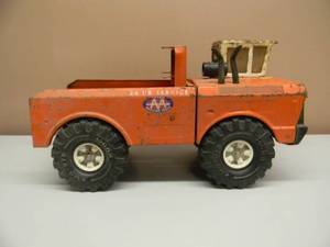 lot 8 image: Vintage 70s Mighty Tonka AA Wrecker Truck - Missing Booms - SEE PICTURES