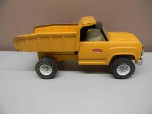 lot 9 image: Vintage Orange Tonka Dump Truck - Great Condition - SEE PICTURES