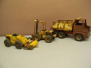 lot 34 image: Vintage - set of 3 - Tonka Forklift, Tonka Dump Truck and Tonka Loader - Great Collectible - See Pictures