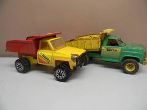 lot 44 image: Vintage - set of 2 - Tonka Construction Trucks - Great Collectible - See Pictures