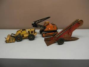 lot 54 image: Vintage - set of 3 - Tonka Construction toys - Great Collectible - See Pictures