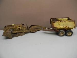 lot 56 image: Vintage - set of 2 - Tonka Dump Trailer and Loader  - Great Collectible - See Pictures